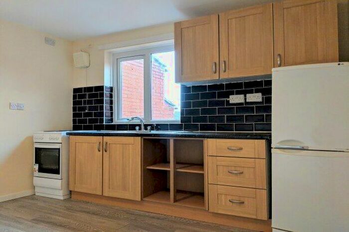 2 Bedroom Maisonette To Rent In Bembridge Close, Manchester, M14