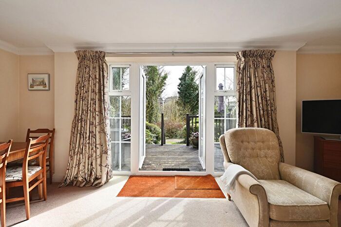 2 Bedroom Property For Sale In Mortley Close, Tonbridge, TN9