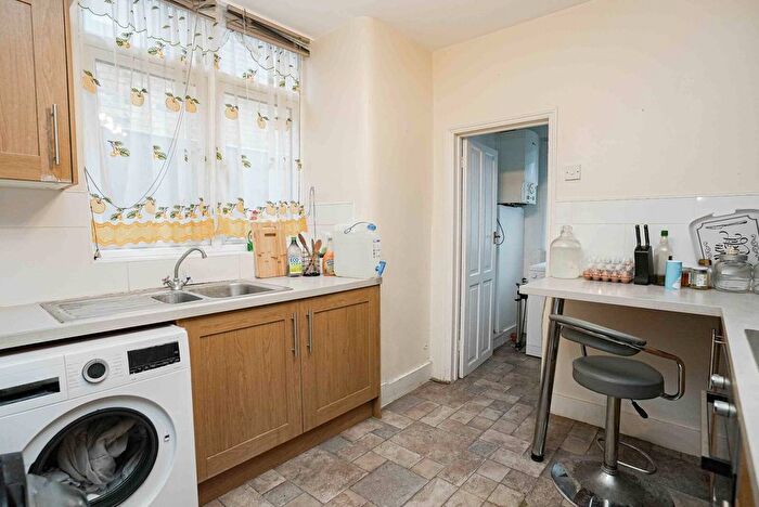 3 Bedroom Terraced House For Sale In Ceres Road, Plumstead, SE18