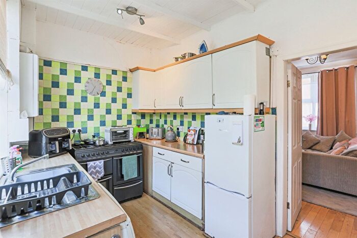 2 Bedroom Terraced House For Sale In Dawlish Avenue, Leeds, LS9