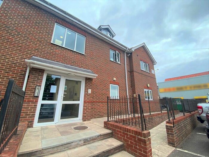 2 Bedroom Flat To Rent In Waterworks Road, Farlington, Portsmouth, PO6