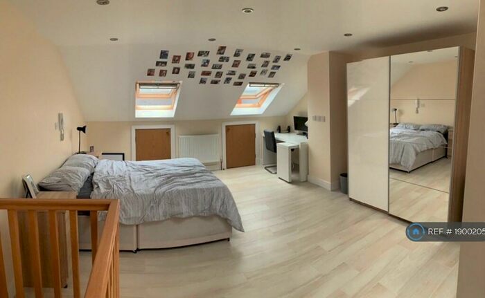 4 Bedroom Terraced House To Rent In Stanley Grove, Reading, RG1