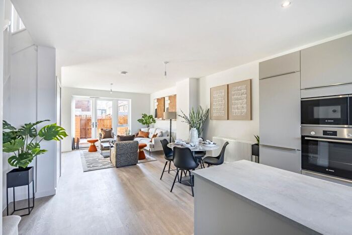 3 Bedroom Town House For Sale In Cocoa Gardens, Wigginton Road, York, YO31