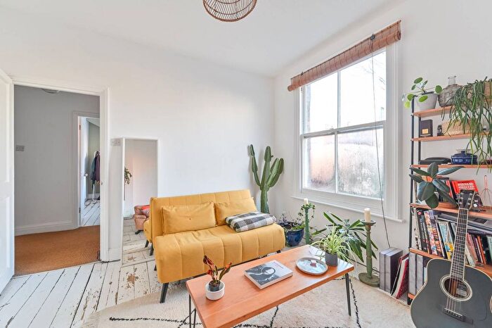 1 Bedroom Flat For Sale In Denmark Mansions, Camberwell, London, SE5