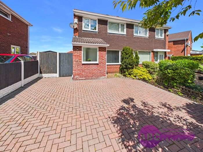 3 Bedroom Semi-Detached House For Sale In Hope Farm Road, Great Sutton, Ellesmere Port, CH66