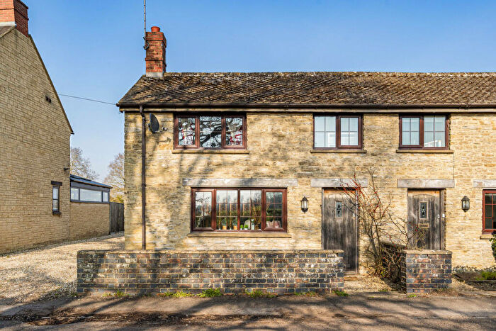 3 Bedroom Terraced House For Sale In Oxford Road, Hampton Poyle, OX5