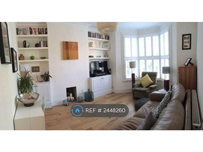 2 Bedroom Flat To Rent In Medley Road, London, NW6