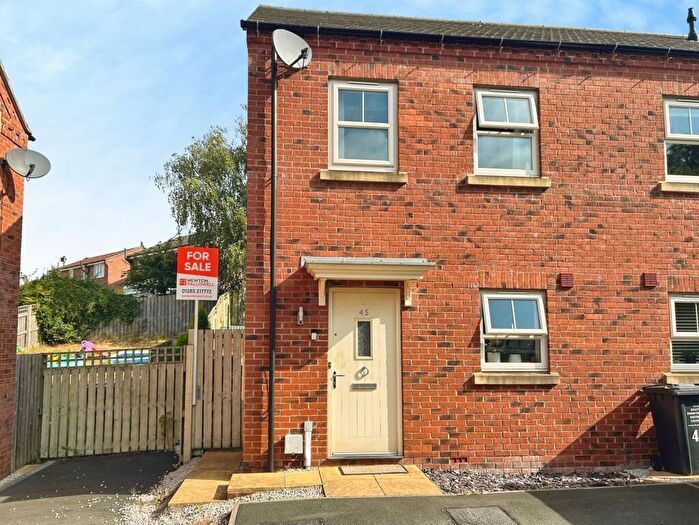 2 Bedroom Semi-Detached House For Sale In Rowan Drive, Midway, DE11