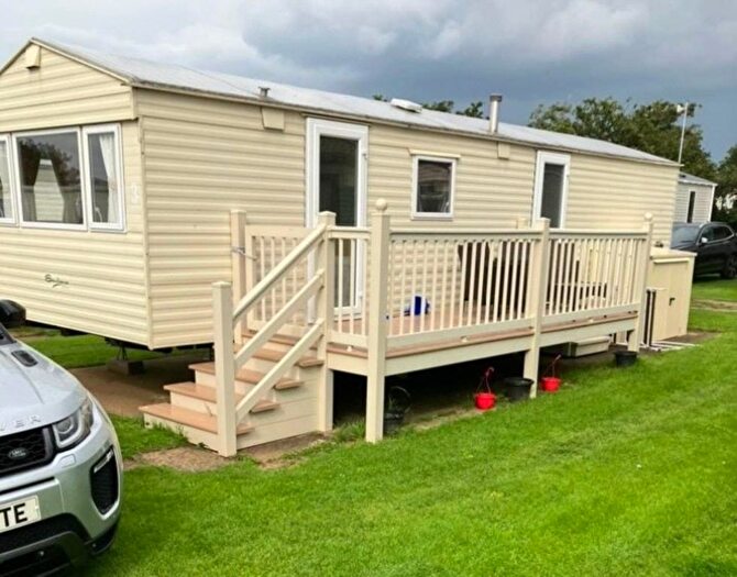 3 Bedroom Mobile/park Home For Sale In Waxholme Road, Withernsea, HU19
