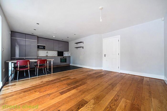 2 Bedroom Apartment To Rent In Gayfere Place, London, SE25