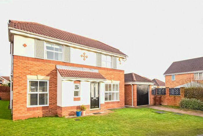 3 Bedroom Detached House To Rent In Ward Fall, Hall Green, Wakefield WF4
