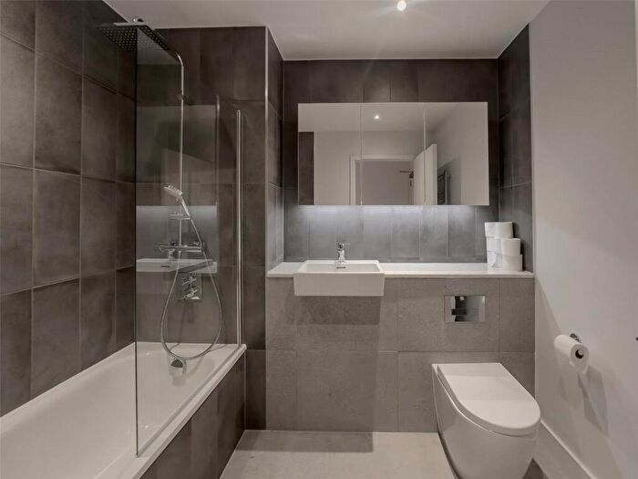 2 Bedroom Apartment To Rent In Dantzic Street, Park View, Manchester, M4