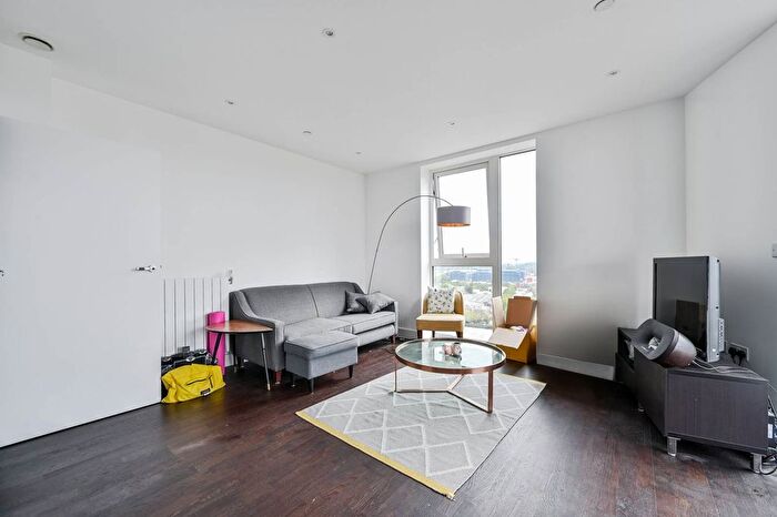 2 Bedroom Flat To Rent In Duncombe House, Victory Parade, Woolwich, London, SE18