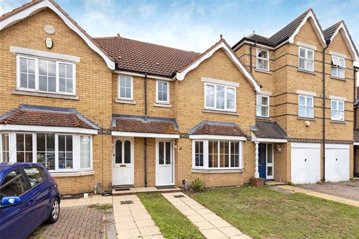 5 Bedroom Terraced House To Rent In Nightingale Shott, Egham, Surrey, TW20