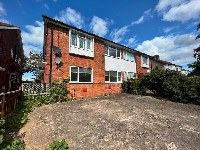 2 Bedroom Maisonette To Rent In Zealand Avenue, Harmondsworth, West Drayton, UB7