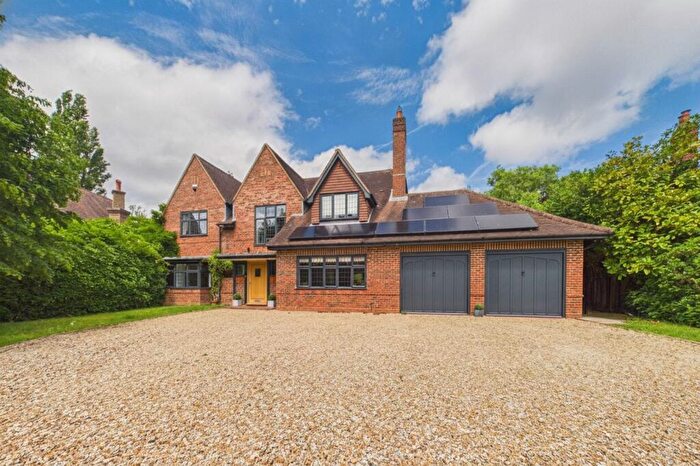 5 Bedroom Detached House For Sale In Burnmoor Meadow, Finchampstead, Wokingham, Berkshire, RG40