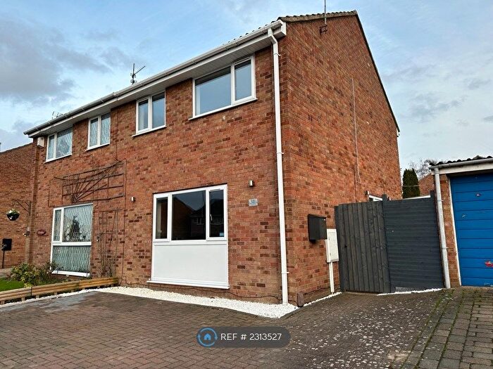 3 Bedroom Semi-Detached House To Rent In Glenarm Crescent, Lincoln, LN5