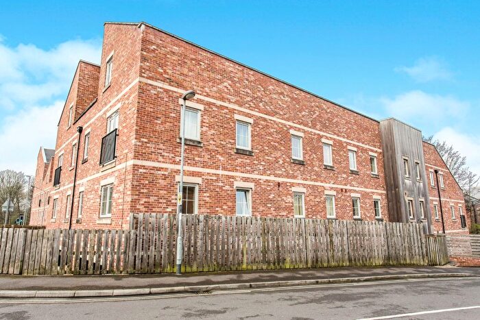 2 Bedroom Flat To Rent In Piccadilly Heights, Chesterfield, S41