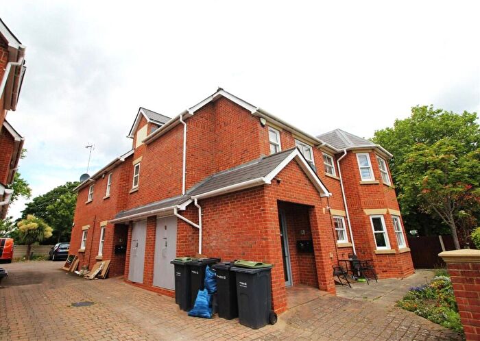 2 Bedroom Apartment To Rent In Dashwood Road, Gravesend, Kent, DA11