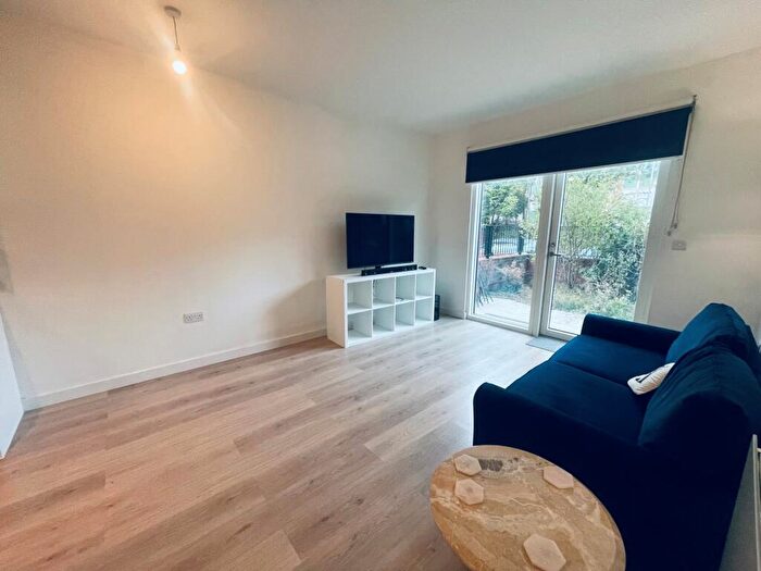 1 Bedroom Flat To Rent In Harbard Court, Barking, IG11