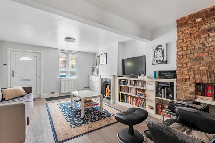 2 Bedroom Terraced House To Rent In Maidenhead Road, Windsor, SL4