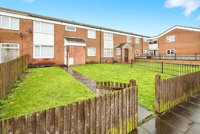 4 Bedroom Terraced House For Sale In Jackson Walk, Birmingham, West Midlands, B35