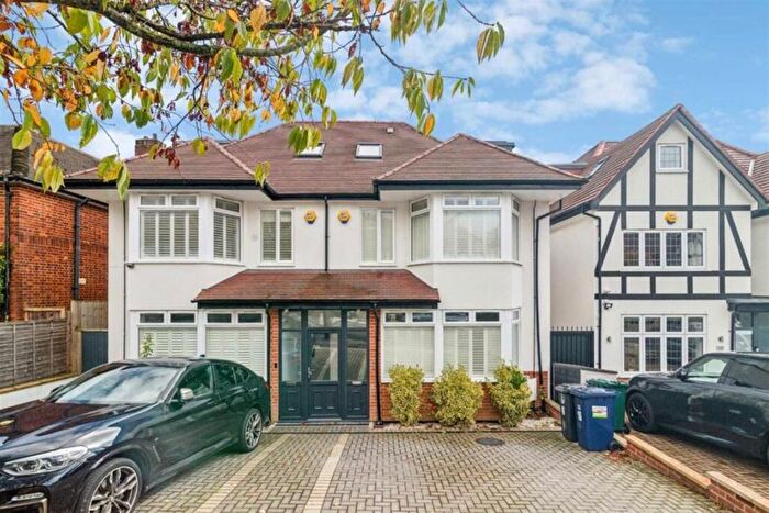 4 Bedroom Detached House To Rent In Rundell Crescent, Hendon, NW4