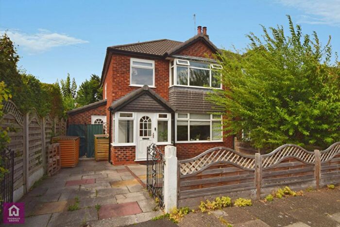 3 Bedroom Semi-Detached House For Sale In Lightborne Road, Sale, Greater Manchester, M33