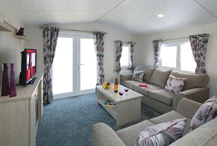 2 Bedroom Lodge For Sale In Street Lane, Bubwith, DN14