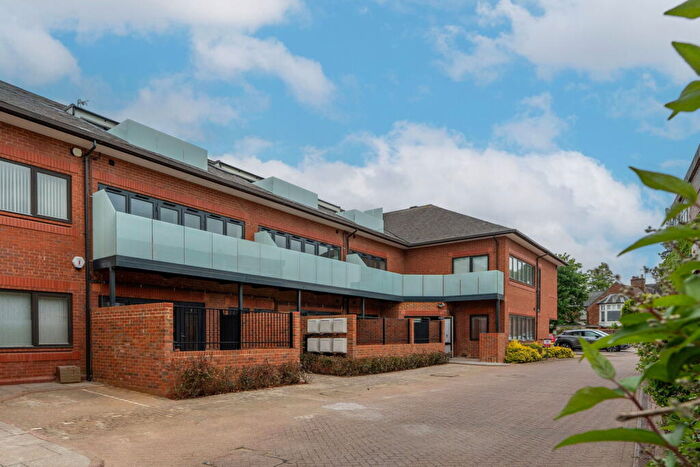 2 Bedroom Flat For Sale In Wellington Street, Thame, Oxfordshire, OX9