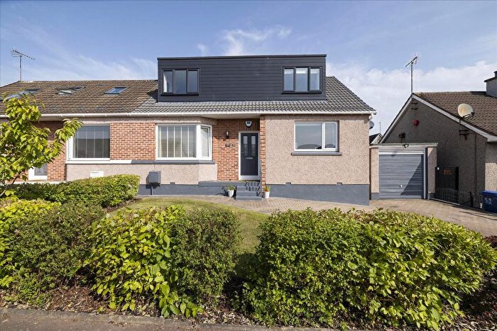 4 Bedroom Semi-Detached House For Sale In Pendreich Avenue, Bonnyrigg, EH19