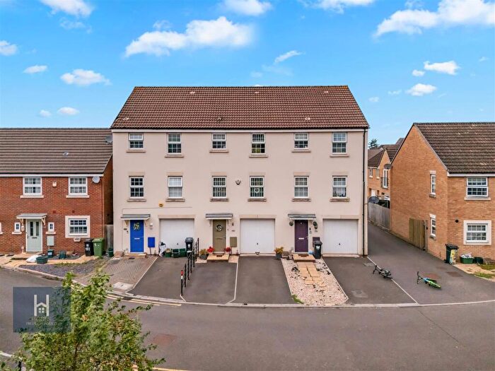 4 Bedroom Town House For Sale In Normandy Drive, Yate, BS37