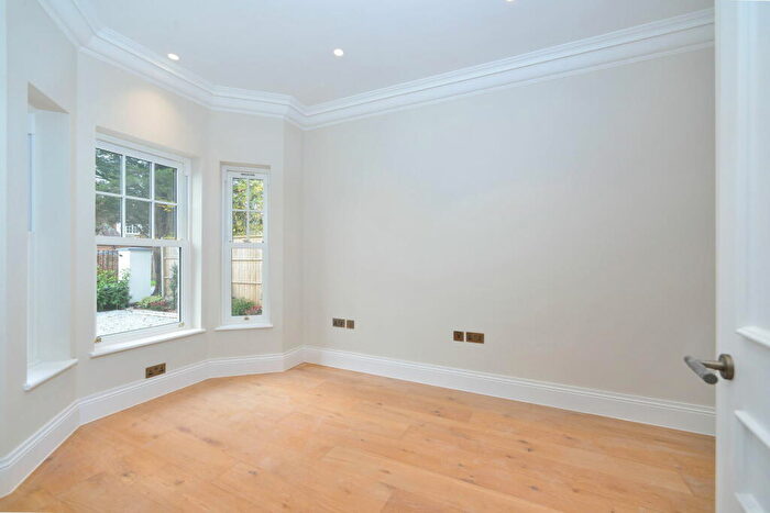 5 Bedroom Detached House For Sale In New Park Road, Cranleigh, GU6