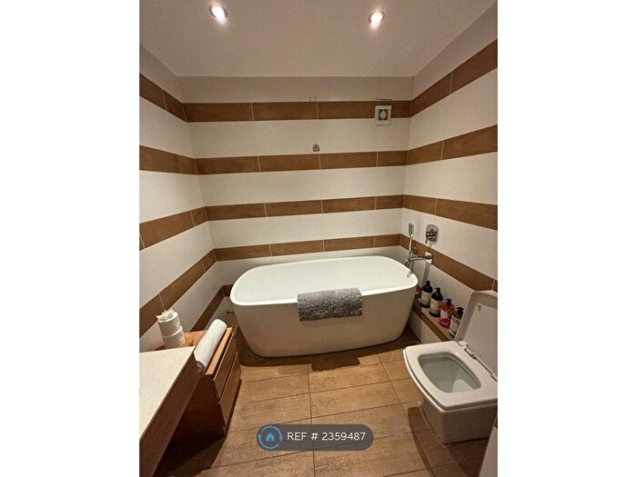 5 Bedroom Detached House To Rent In Bevendean Road, Brighton, BN2