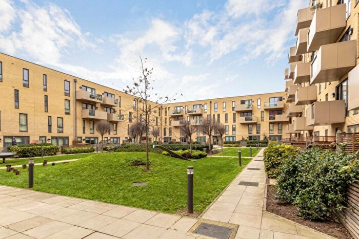 1 Bedroom Flat To Rent In Harford Street, Stepney, E1