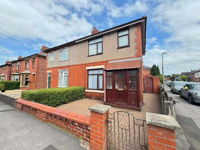 3 Bedroom Semi-Detached House To Rent In Ribby Avenue, Kirkham, Preston, PR4