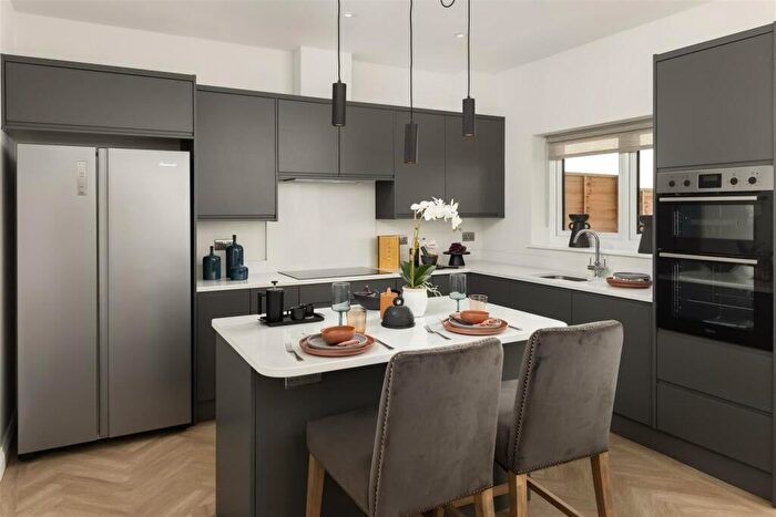 5 Bedroom Semi-Detached House To Rent In Gander Green Lane, North Cheam, Sutton, SM3