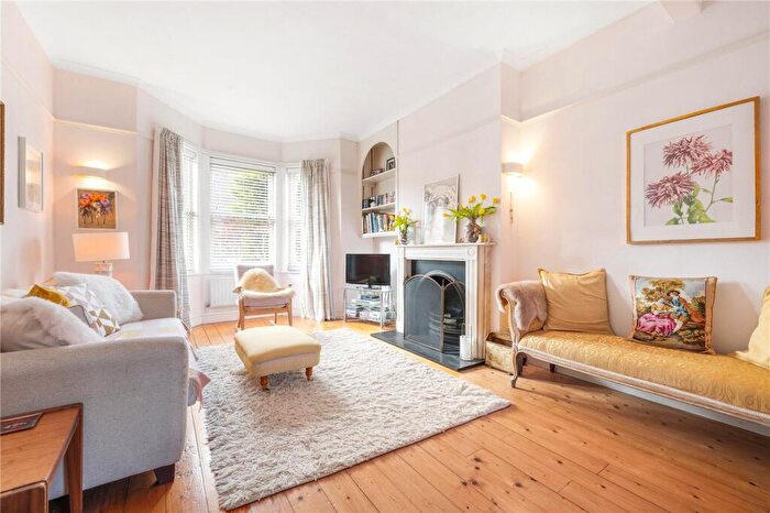 3 Bedroom Semi Detached House For Sale In Melford Road, East Dulwich, London, SE22