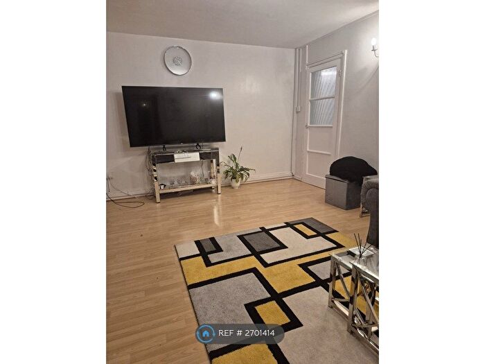 2 Bedroom Flat To Rent In Osborne Gardens, Thornton Heath, CR7