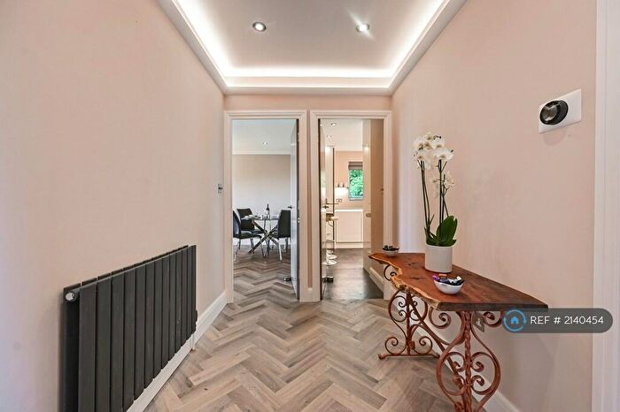 2 Bedroom Flat To Rent In Goodwood Close, Stanmore, HA7