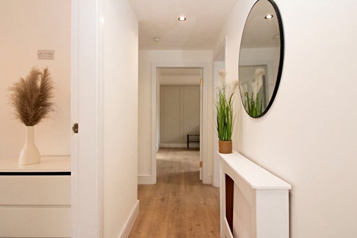 2 Bedroom Flat To Rent In Auchinairn Road, Glasgow, G64