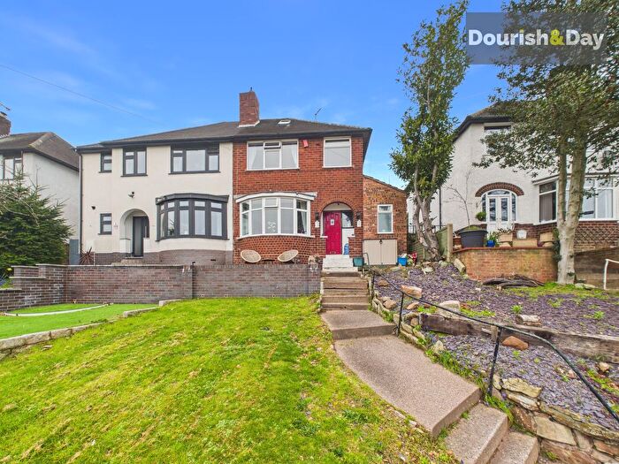 3 Bedroom Semi Detached House For Sale In Tixall Road, Stafford, ST16