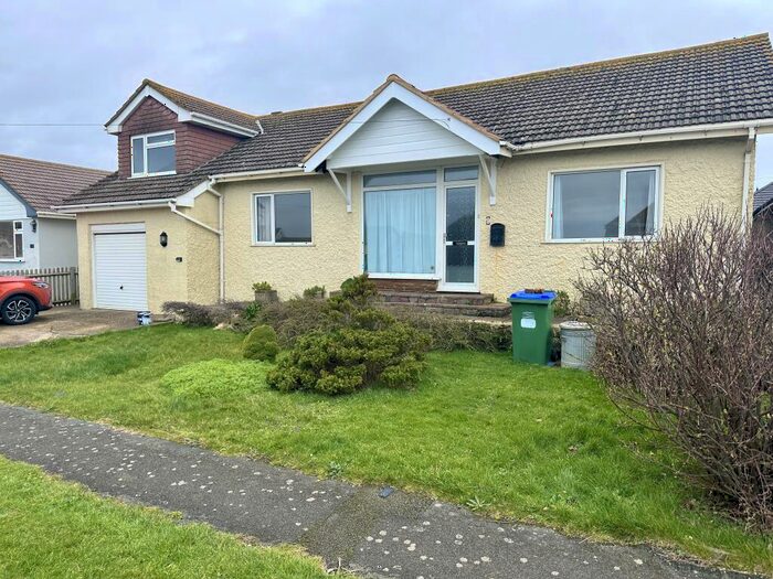 4 Bedroom Chalet To Rent In Gladys Avenue, Peacehaven, BN10