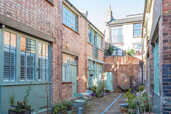 2 Bedroom Terraced House To Rent In Temple Yard, Bethnal Green, E2