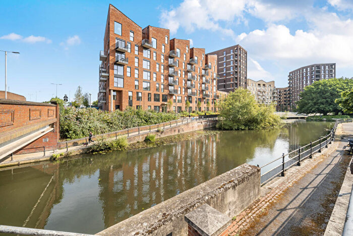 1 Bedroom Apartment To Rent In Joseph Huntley Walk, Reading, RG1