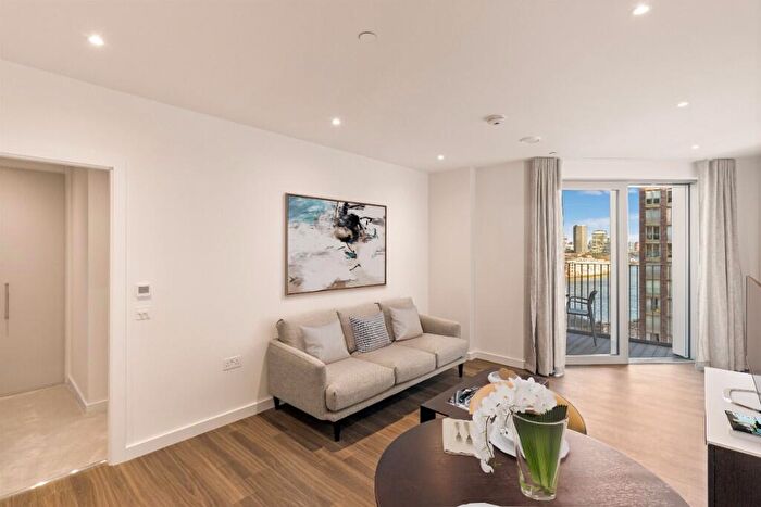 1 Bedroom Apartment To Rent In Nine Elms Lane, London, SW11