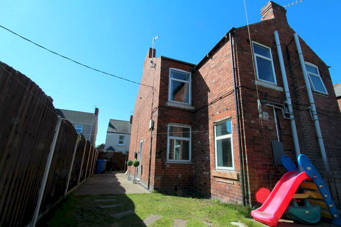 2 Bedroom End Of Terrace House To Rent In Heywood Street, Brimington, S43