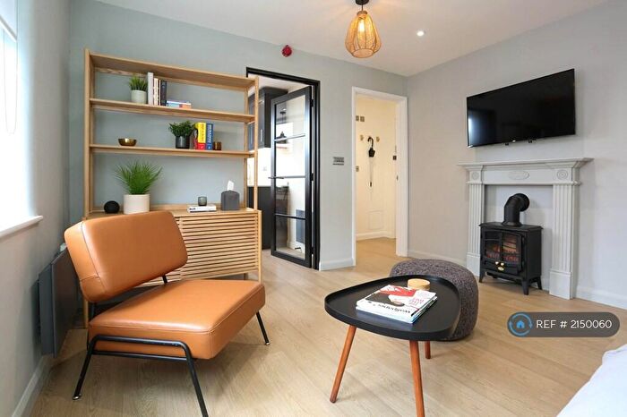 1 Bedroom Flat To Rent In London House, Tisbury, Salisbury, SP3