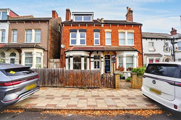1 Bedroom Flat For Sale In A Lennard Road, Penge, London, SE20