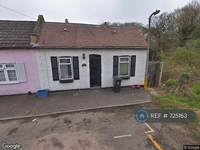 2 Bedroom Bungalow To Rent In Kings Place, Essex, IG9